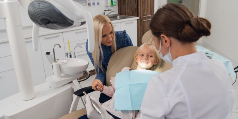 Benefits-Of-Having-A-Family-Dentist-800x400
